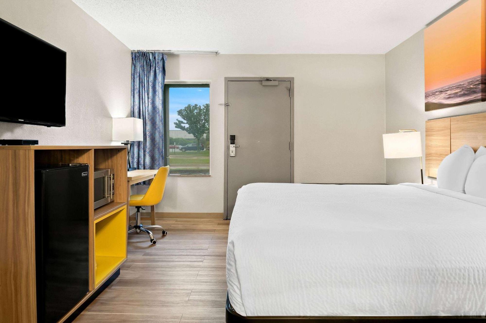 Days Inn & Suites By Wyndham Warren Buitenkant foto