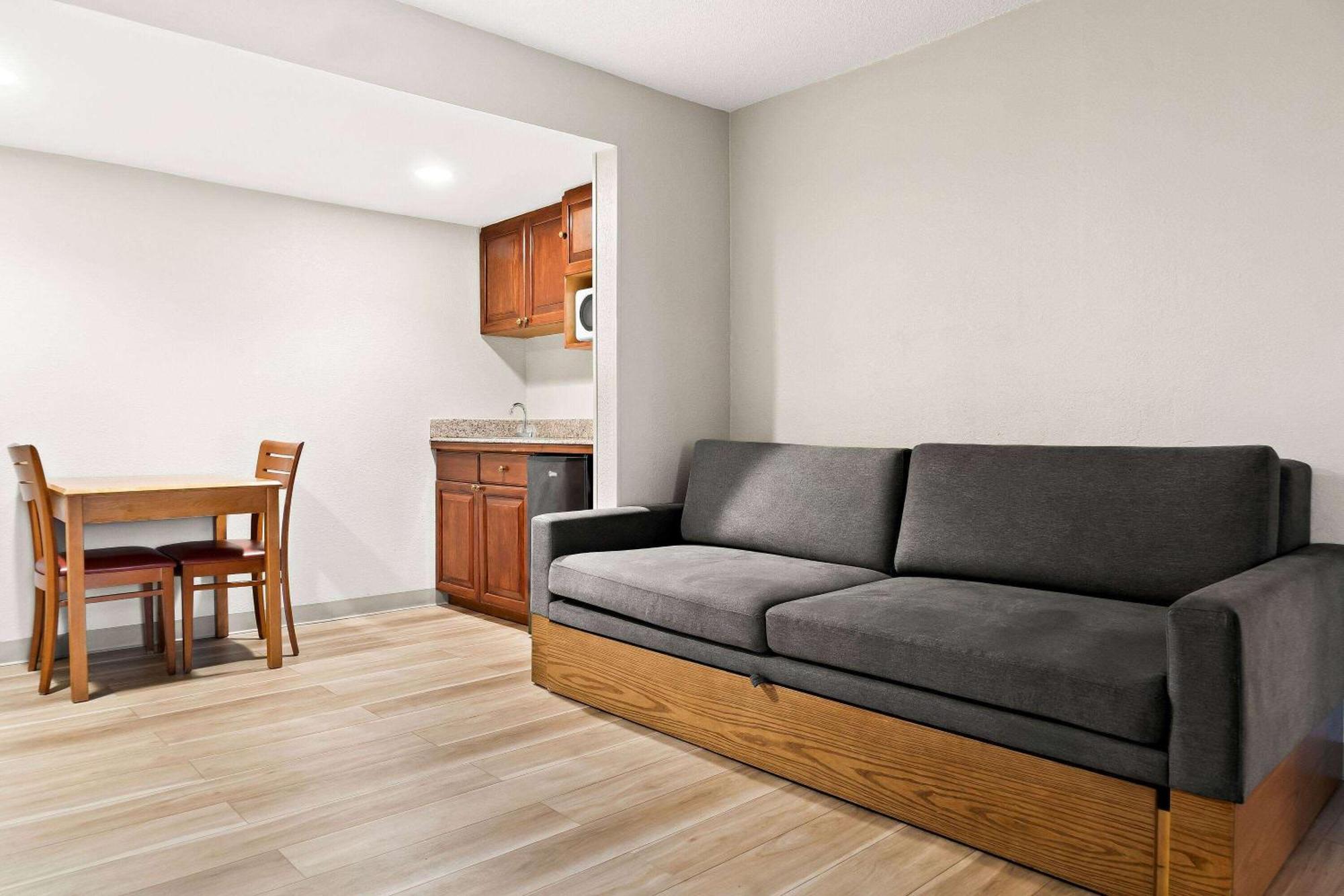 Days Inn & Suites By Wyndham Warren Buitenkant foto
