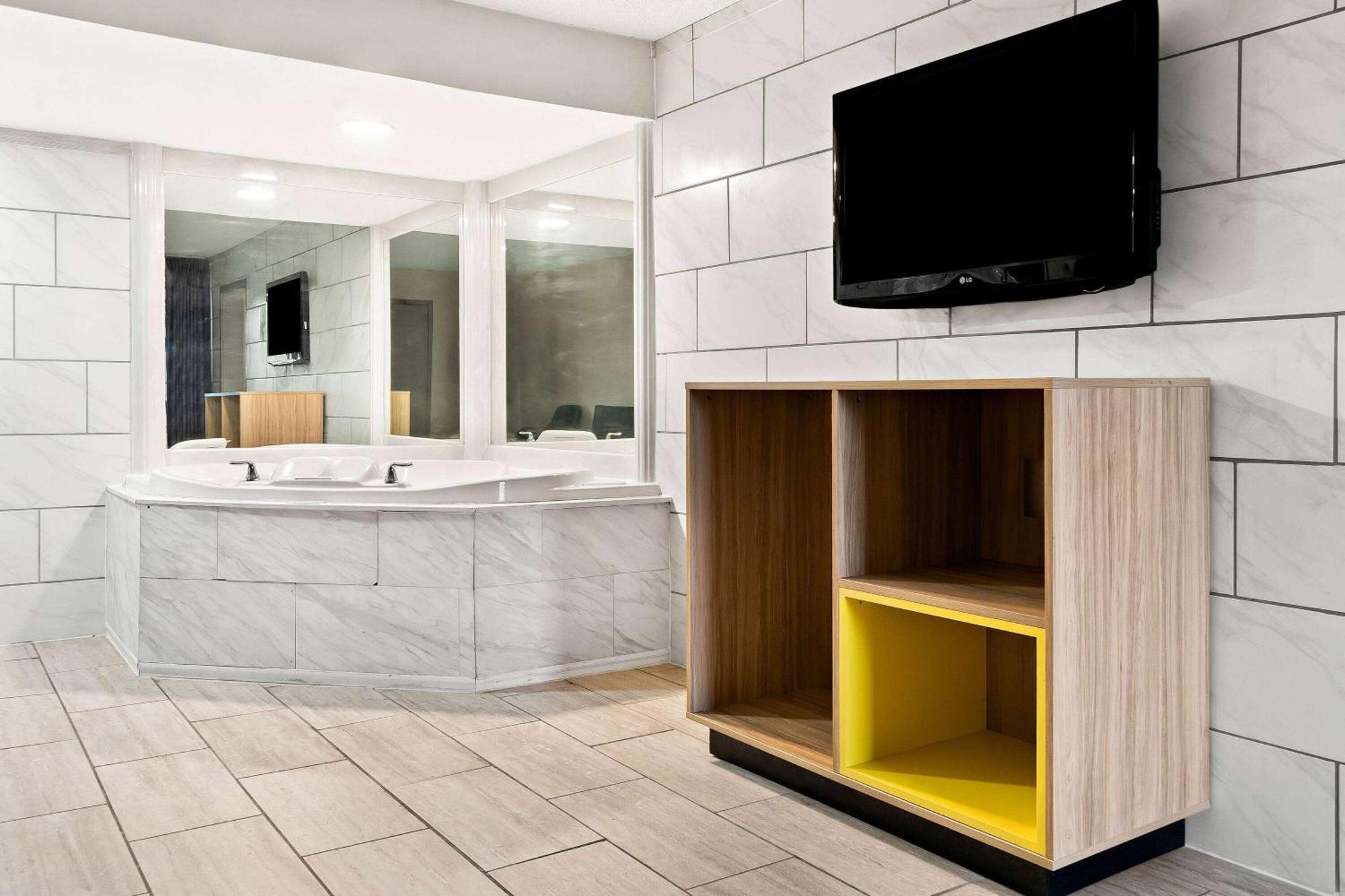 Days Inn & Suites By Wyndham Warren Buitenkant foto