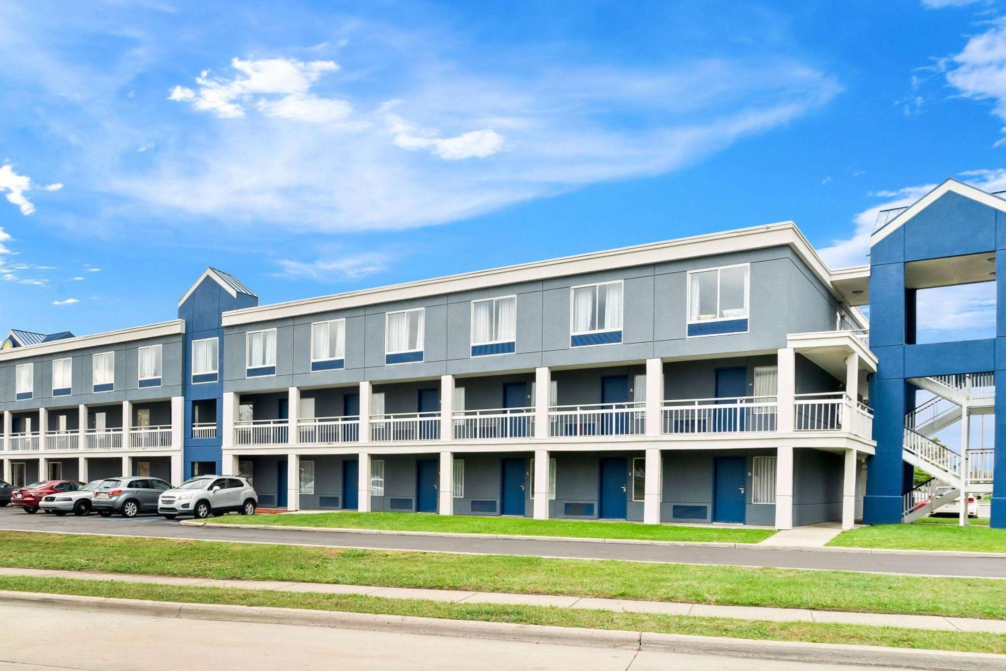 Days Inn & Suites By Wyndham Warren Buitenkant foto